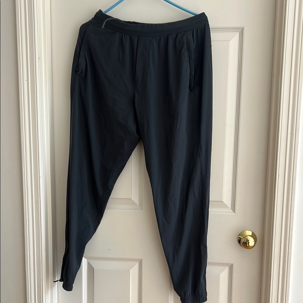 Lululemon Surge Joggers 27” in Obsidian